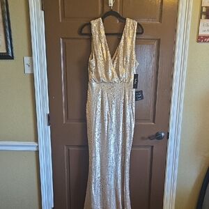 Lulus-Rose sequin V neck fitted gown Sz L NWT.